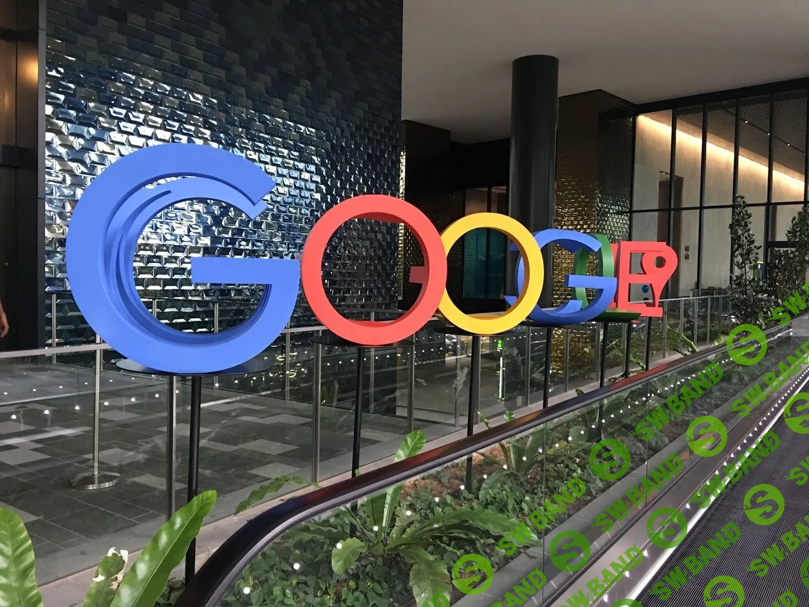 Google вложит в JD.com $550 млн в обмен на менее 1% акций китайского интернет-магазина