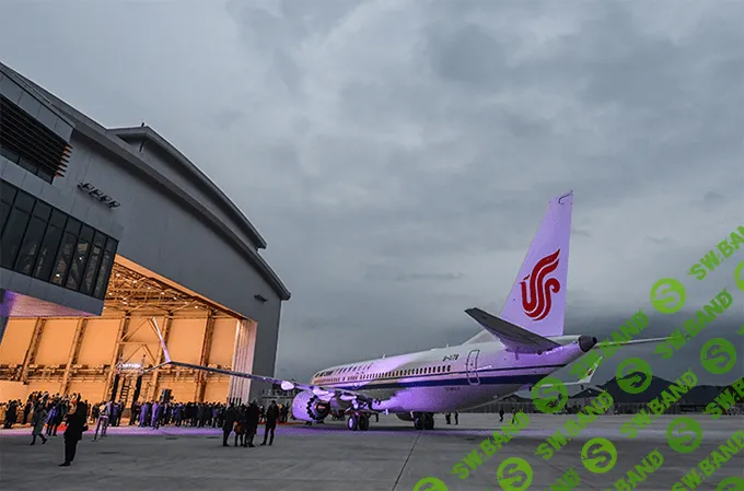 Китай приостановил полеты на Boeing 737 MAX после катастрофы. Акции компании упали на 9%