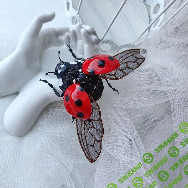 [Вышивка] Архитектурная 3d брошь Божья Коровка [Ангелина Пеях]