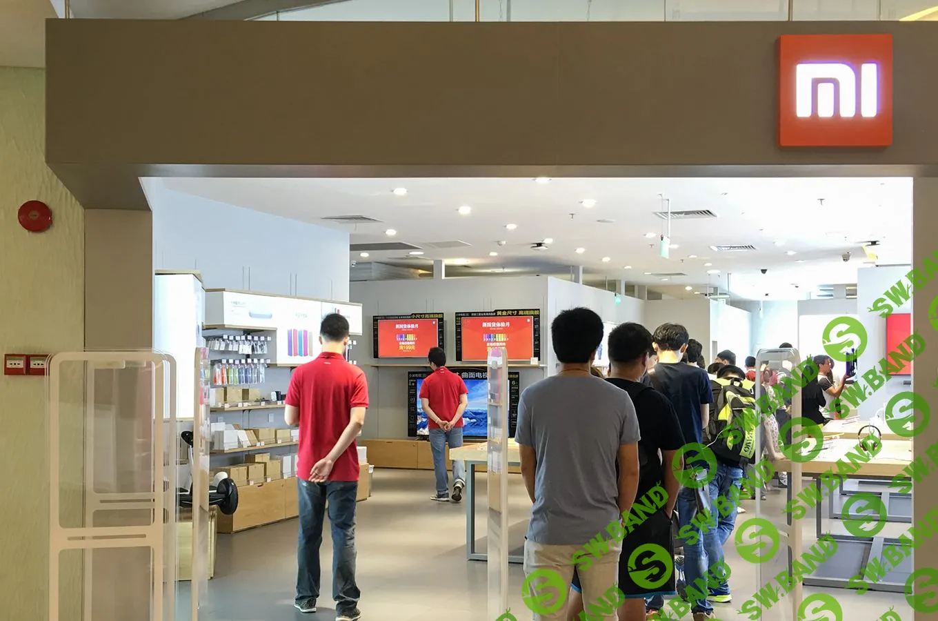 Xiaomi вышла на IPO в Гонконге при оценке около $54 млрд